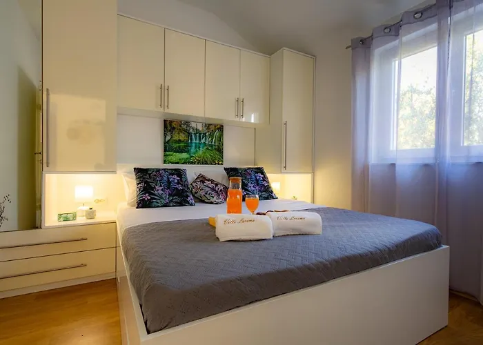 Lorema-pet Friendly On 5000 Sqm Garden,pool, Jacuzzi, Billiard&ps5 Villa *