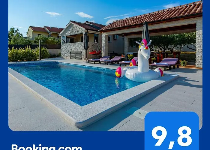 Lorema-pet Friendly On 5000 Sqm Garden,pool, Jacuzzi, Billiard&ps5 Sveti Filip i Jakov