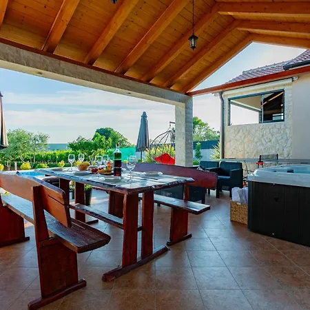 Lorema-pet Friendly On 5000 Sqm Garden,pool, Jacuzzi, Billiard&ps5 Vila Sveti Filip i Jakov