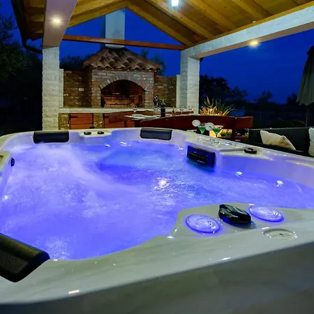 Vila Lorema-pet Friendly On 5000 Sqm Garden,pool, Jacuzzi, Billiard&ps5