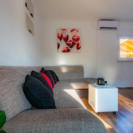 Vila Lorema-pet Friendly On 5000 Sqm Garden,pool, Jacuzzi, Billiard&ps5
