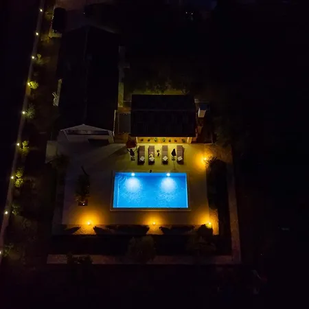 Lorema-pet Friendly On 5000 Sqm Garden,pool, Jacuzzi, Billiard&ps5 Vila