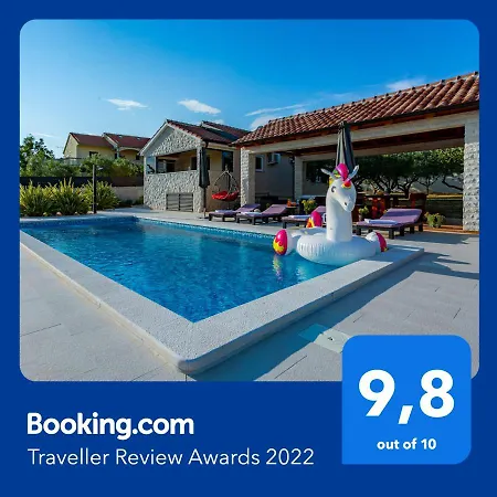Villa Lorema-Pool,Jacuzzi&5600 Sqm Gated Estate Sveti Filip i Jakov