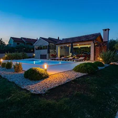 Vila Lorema-pet Friendly On 5000 Sqm Garden,pool, Jacuzzi, Billiard&ps5 *
