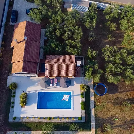 Lorema-pet Friendly On 5000 Sqm Garden,pool, Jacuzzi, Billiard&ps5