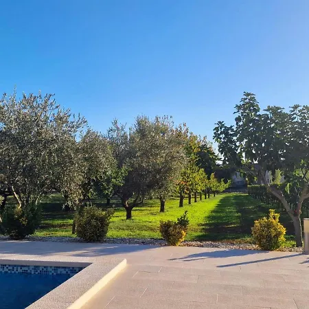 Lorema-pet Friendly On 5000 Sqm Garden,pool, Jacuzzi, Billiard&ps5 * Sveti Filip i Jakov