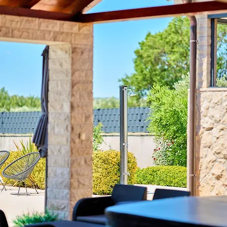 Lorema-pool,jacuzzi&5600 Sqm Gated Estate Sveti Filip i Jakov