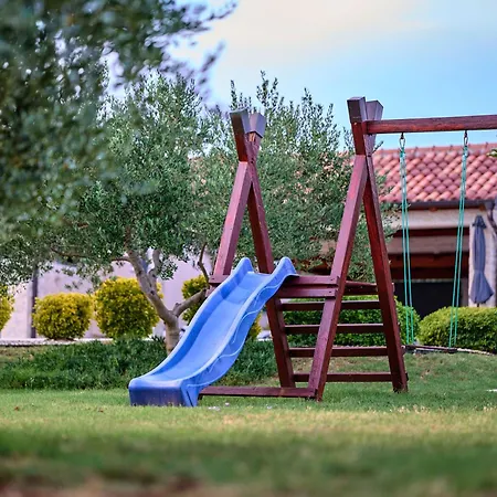 Lorema-pool,jacuzzi&5600 Sqm Gated Estate