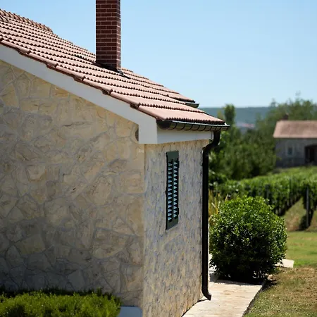 Lorema-pool,jacuzzi&5600 Sqm Gated Estate Vila