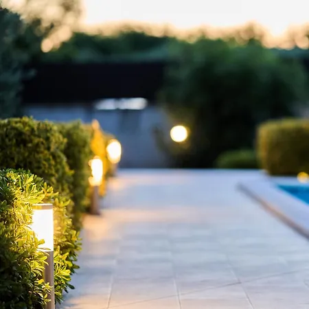 Lorema-pool,jacuzzi&5600 Sqm Gated Estate *