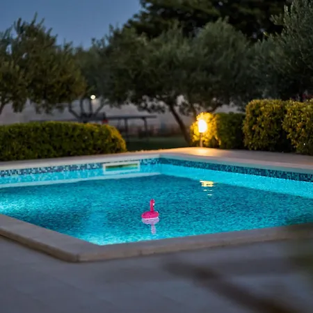 Lorema-pool,jacuzzi&5600 Sqm Gated Estate