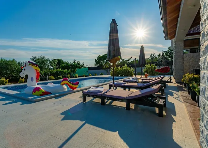Lorema-pet Friendly On 5000 Sqm Garden,pool, Jacuzzi, Billiard&ps5 Вилла Свети-Филип-и-Яков